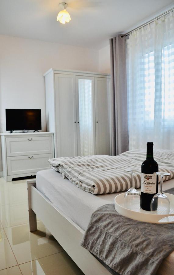 Iwona Pokoje Apartamenty Karwia Exterior photo