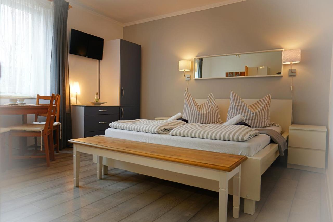 Iwona Pokoje Apartamenty Karwia Exterior photo