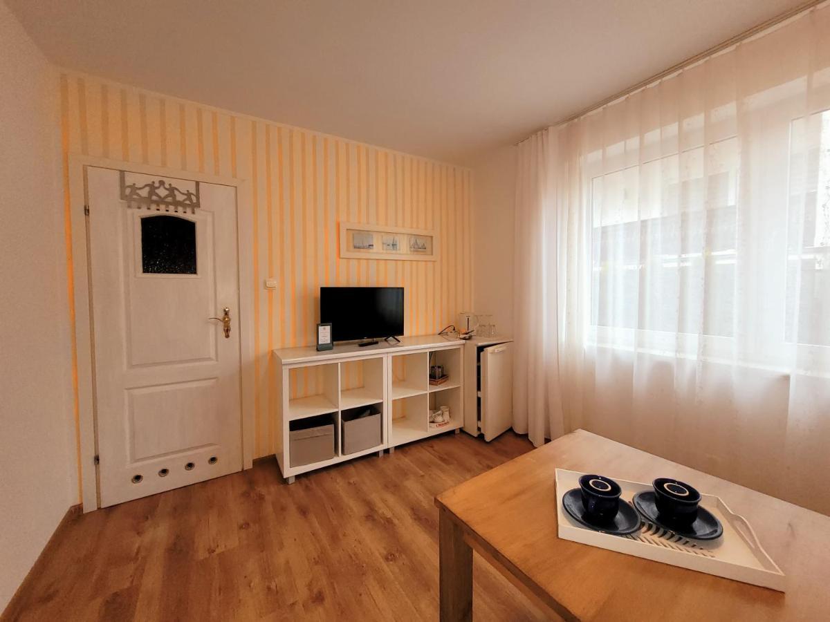 Iwona Pokoje Apartamenty Karwia Exterior photo
